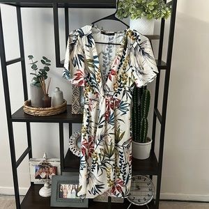 XS Zara floral short sleeve dress with slit